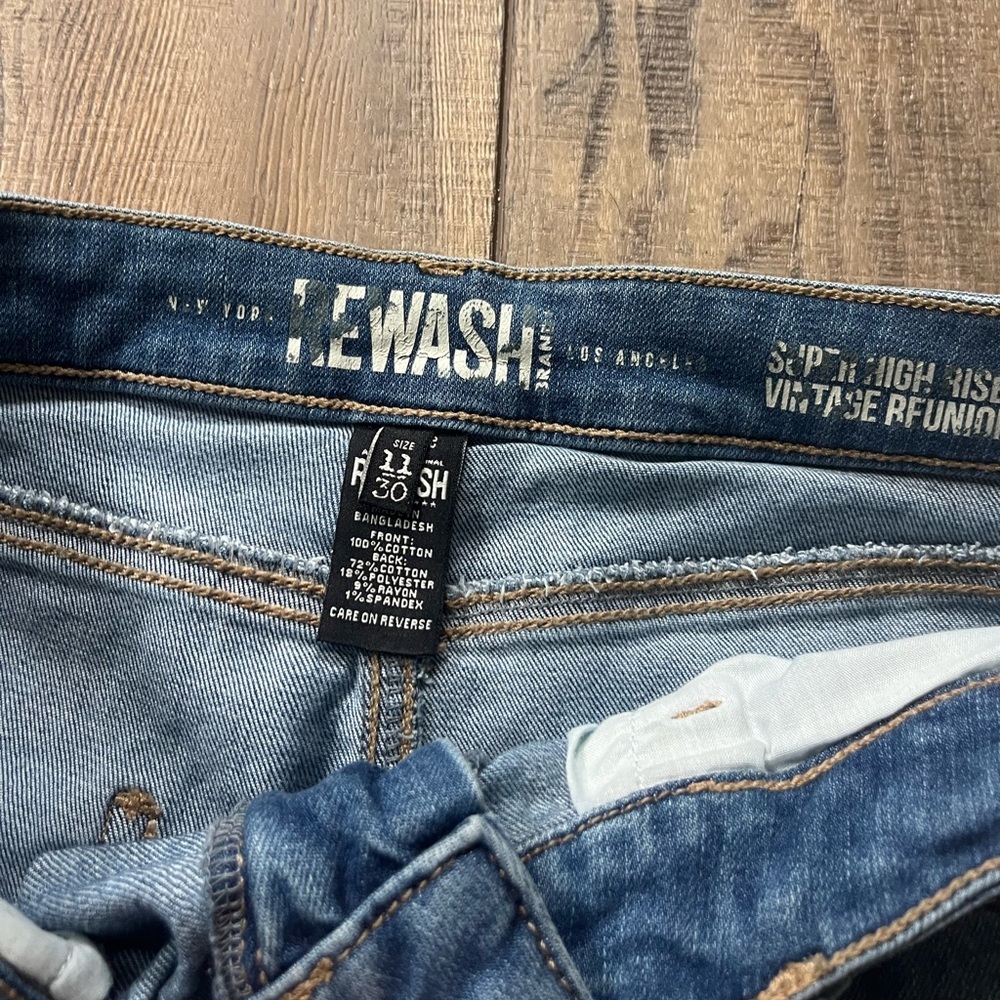 Rewash Vintage High Rise Jean Short - Picture 2 of 3
